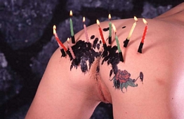 Cliquez sur cette photo gratuite de maitresse sadomaso 2 pour accder  la zone membre de maitresse.